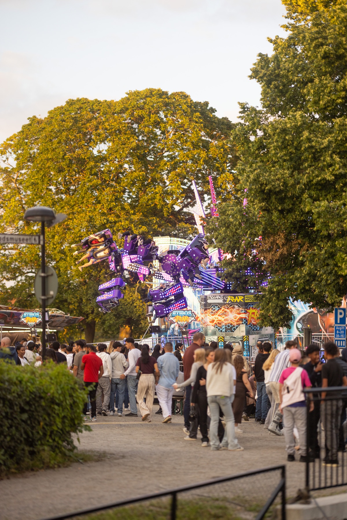 Knallemarknad och tivoli på på Eskilstunafesten.